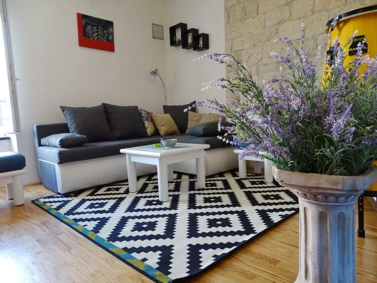 Apartment Naita Sinj Kültér fotó